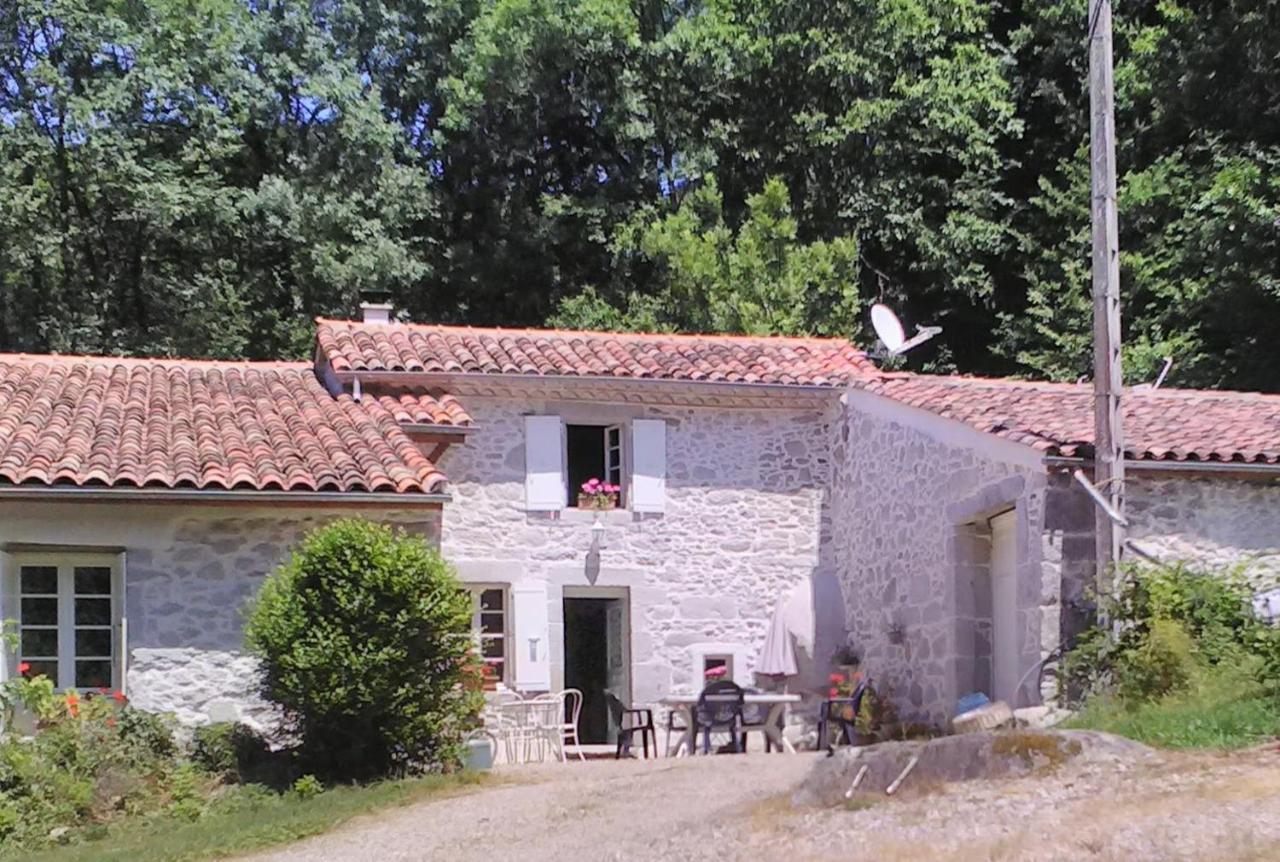 Gite Le Coumis 1370 Saint-Salvy-de-la-Balme Exteriör bild